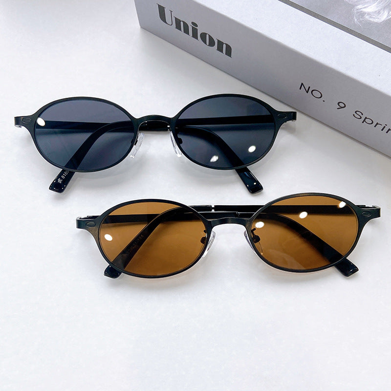 Fashionable Round Sunglasses with Elegant Golden Frame Kalsten