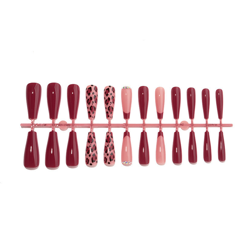 Artificial nail set with elegant animal print and glitter accents Kalsten
