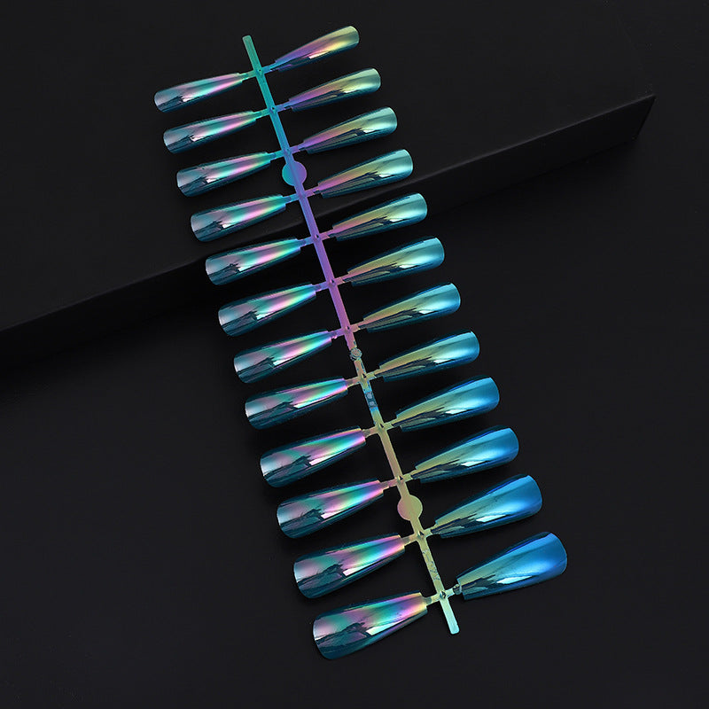 Artifical nails in modern holographic design Kalsten