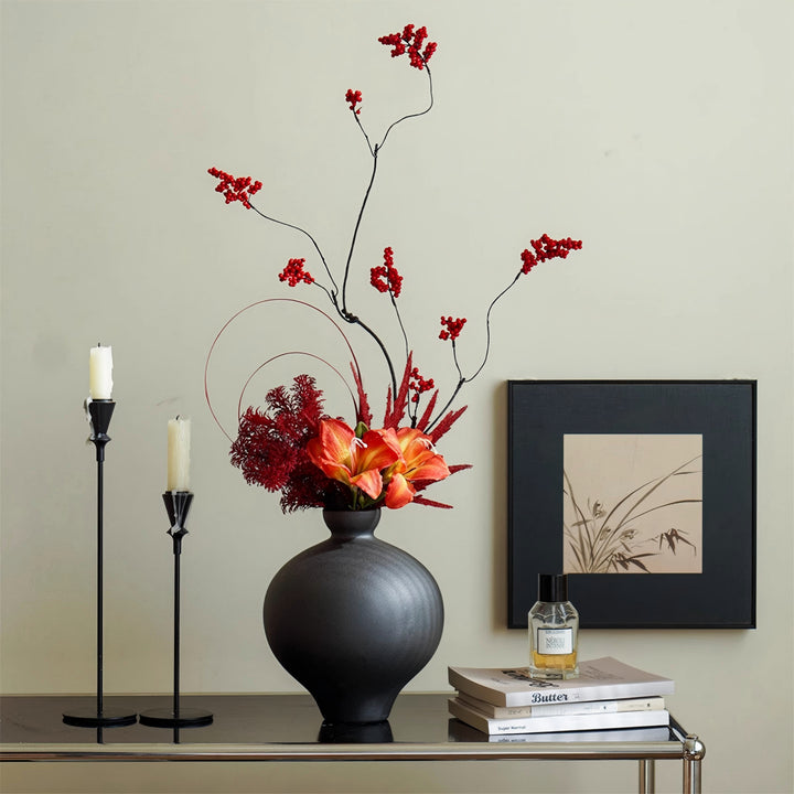 Stylish ceramic vase Kalsten