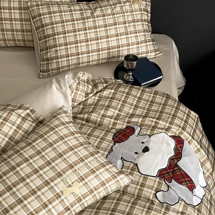 Checked cotton percale bedding set with tartan-applied bear relief