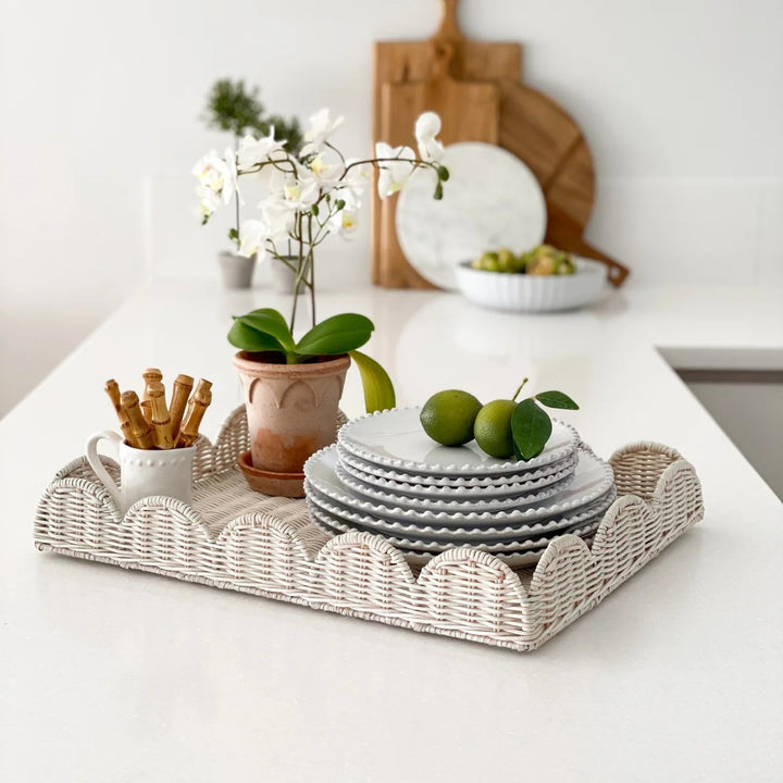 Elegant serving tray made of woven material Kalsten