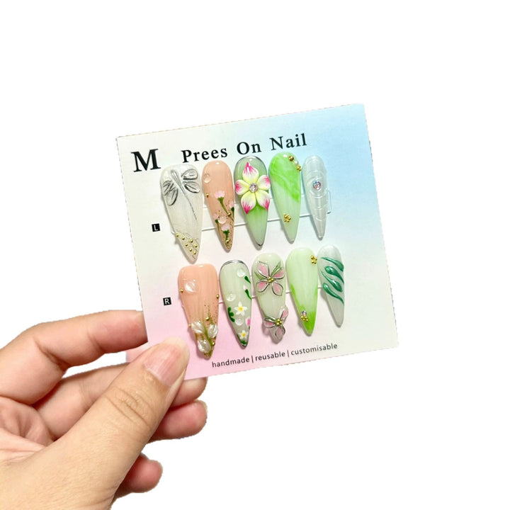 Artistic Floral Press-On Nail Set  1791773318