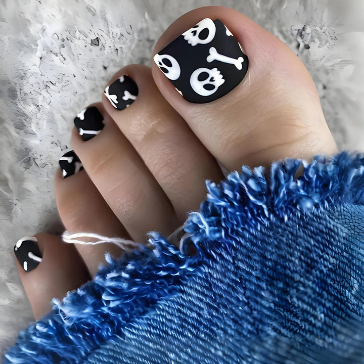 Nail art set with creative skull and bone designs Kalsten