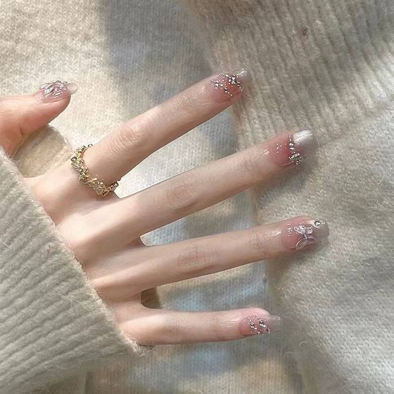 Artistic Floral-Embellished Press-On Nail Art Kalsten