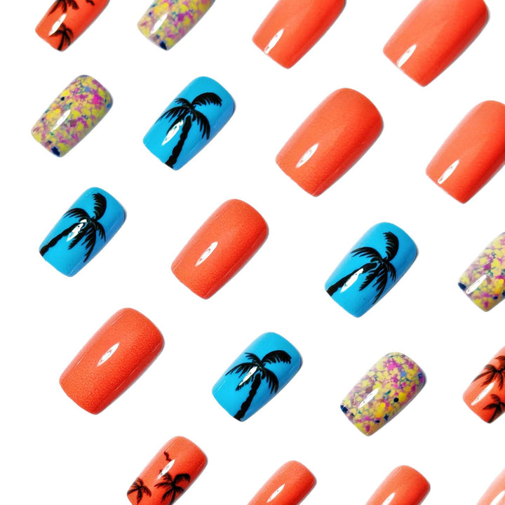 Tropical Palm Tree-Inspired Nail Art Kalsten