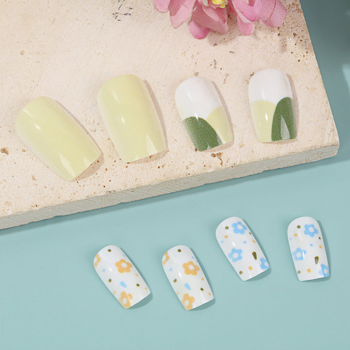 Artificial Nail Set with Playful Flower Patterns Kalsten