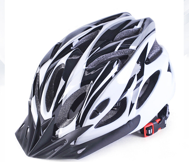 Bicycle helmet with aerodynamic design and optimal ventilation Kalsten