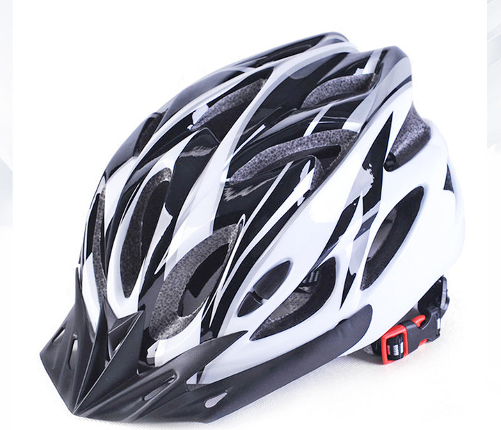 Bicycle helmet with aerodynamic design and optimal ventilation Kalsten