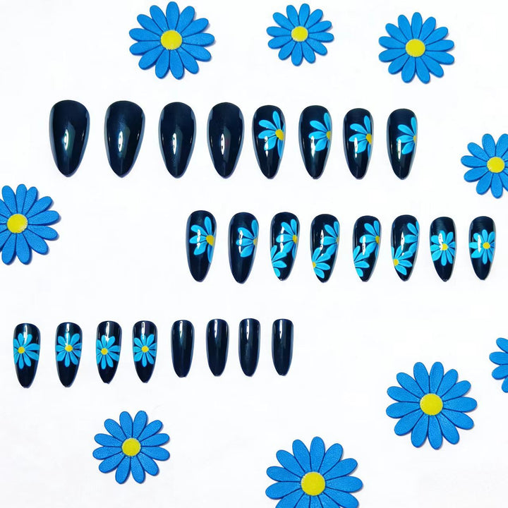 Artificial nails with floral accents Kalsten