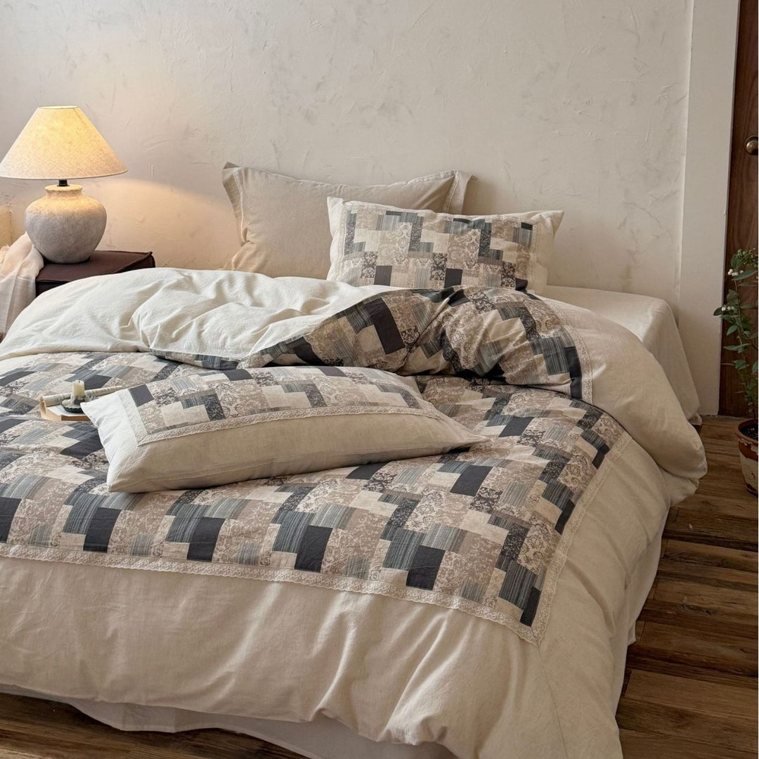 Modern patchwork bedding set in linen look with reversible design
