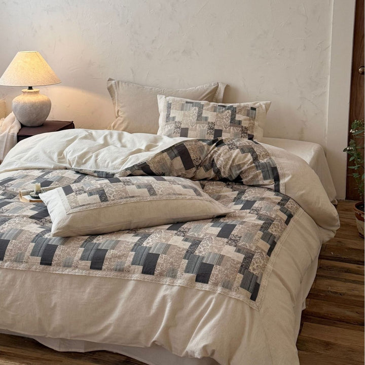 Modern patchwork bedding set in linen look with reversible design