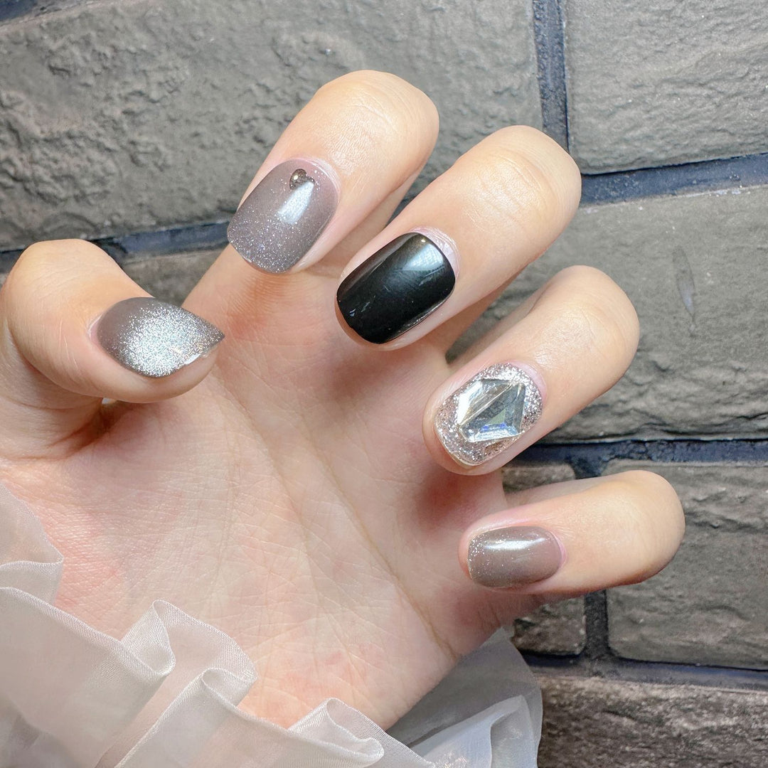 Glamorous Press-On Nail Design Kalsten
