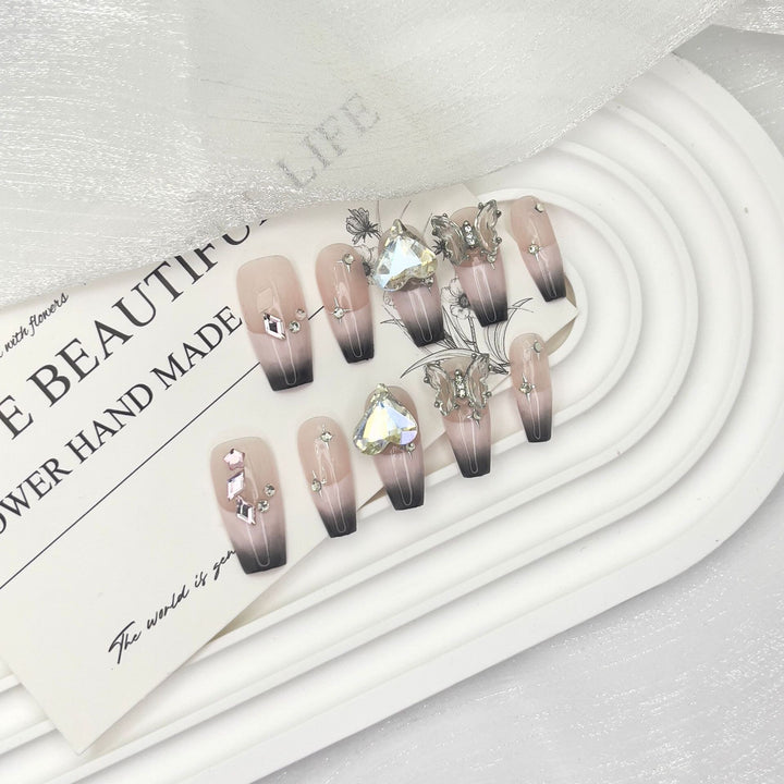 Artistic Press-On Nail Art Set with Elegant Rhinestone and Floral Accents