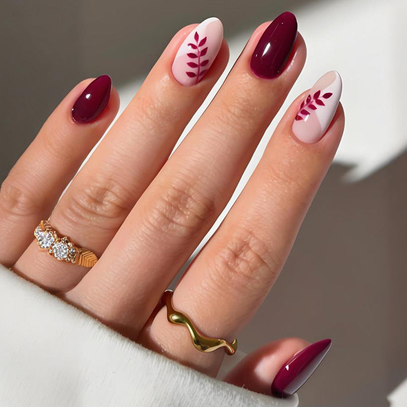 Nail art set with elegant leaf motif designs Kalsten
