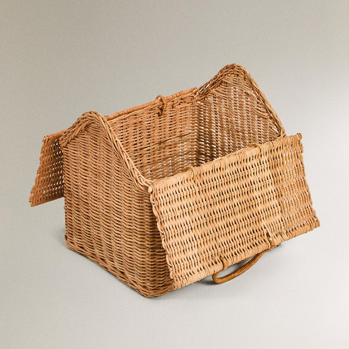 Playful storage basket in house design Kalsten