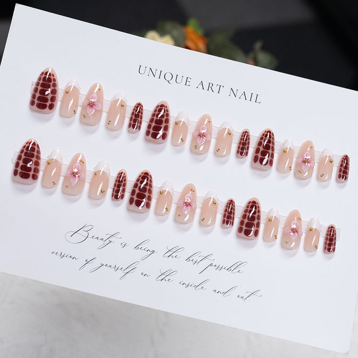 Artistic Floral Press-On Nail Art