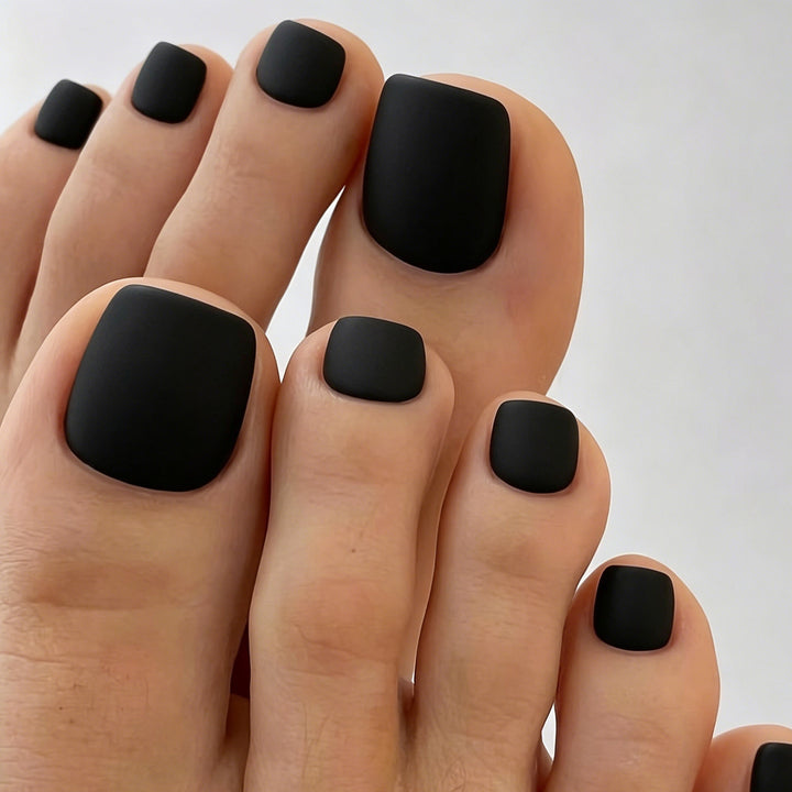 Elegant Artificial Nails in Matte Design Kalsten