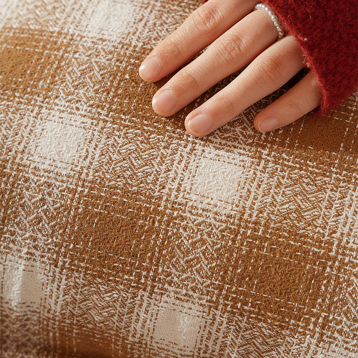 Decorative square cushion cover with pompom corners and checkered jacquard pattern Kalsten