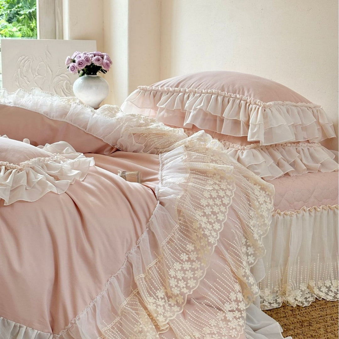 Romantic bedding set with layered lace ruffle and frill edge