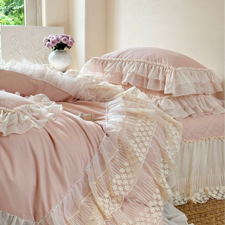 Romantic bedding set with layered lace ruffle and frill edge