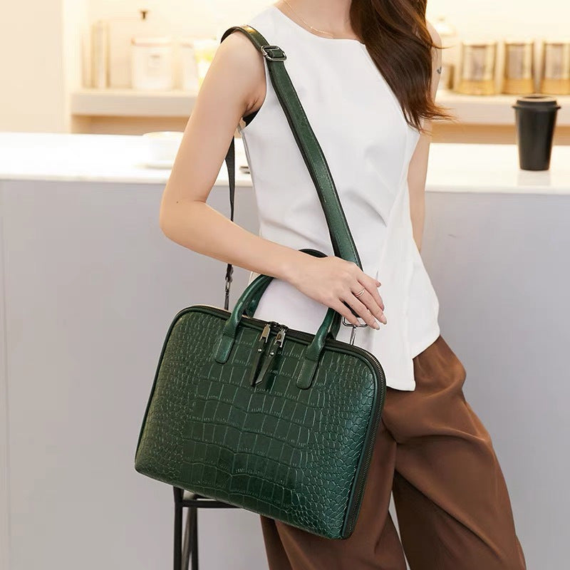Elegant Handbag in Crocodile Look Kalsten
