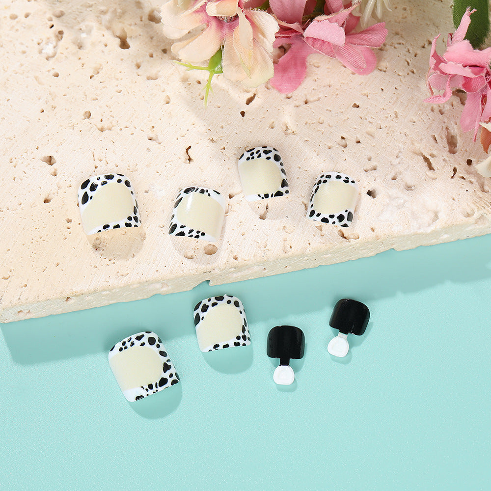 Stylish animal print artificial nails Kalsten