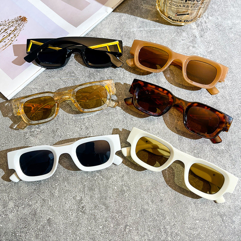 Ladies fashionable sunglasses with a striking design Kalsten