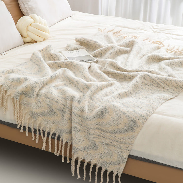 Ladies elegant and cozy blanket with fringes Kalsten