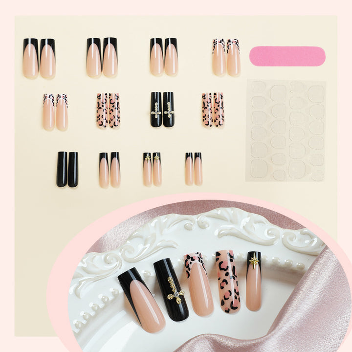 Artificial nail set with aesthetic accents and elegant designs Kalsten
