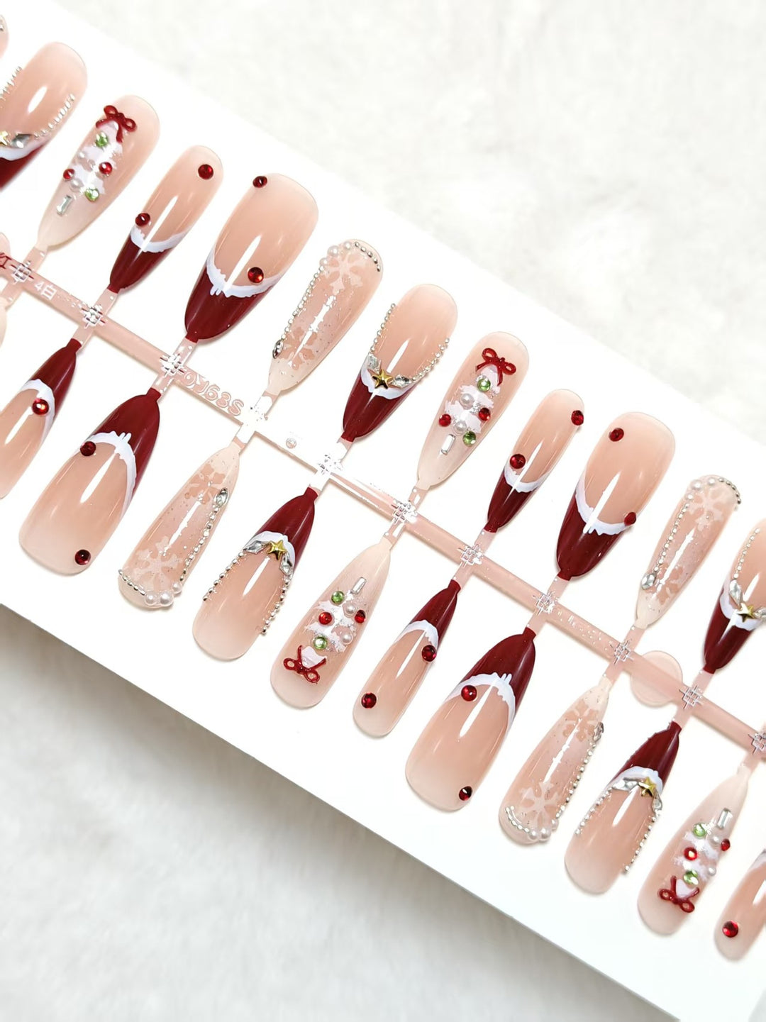 Festive artificial nails with Christmas motifs Kalsten