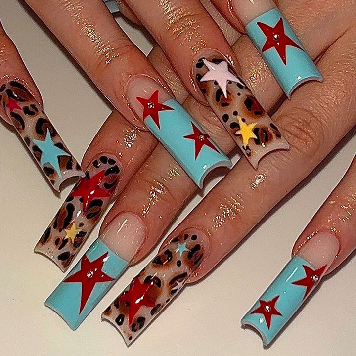 Nail set with trendy leopard and star design Kalsten