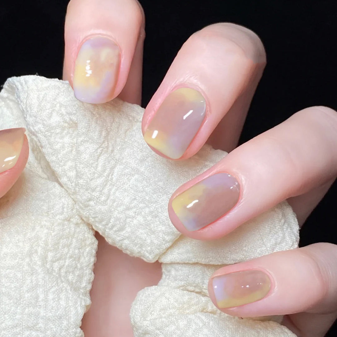 Artful Nail Art with Glitter and Ombre Design Kalsten