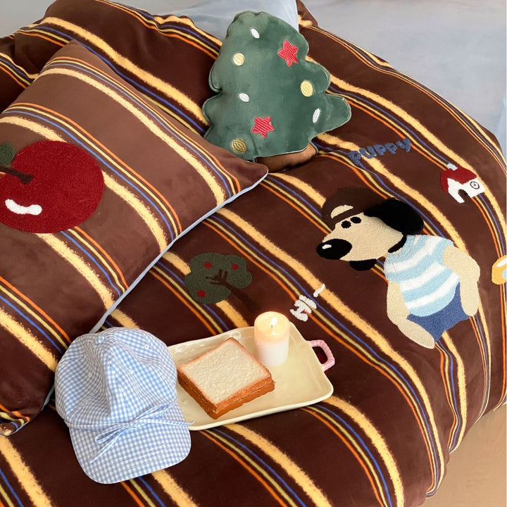 Children's bedding set in retro stripe look with appliquéd motif patches