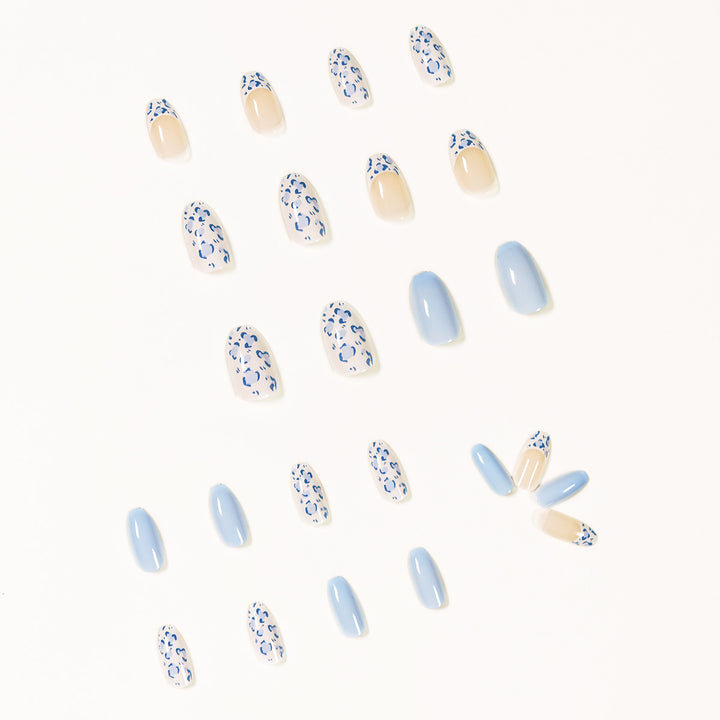 Artful nail art in modern leopard design Kalsten
