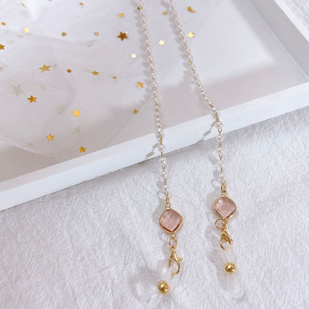 Elegant pearl necklace with golden accents Kalsten