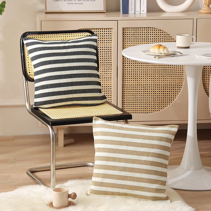 Woven decorative cushion cover with horizontal stripe pattern and concealed zipper Kalsten