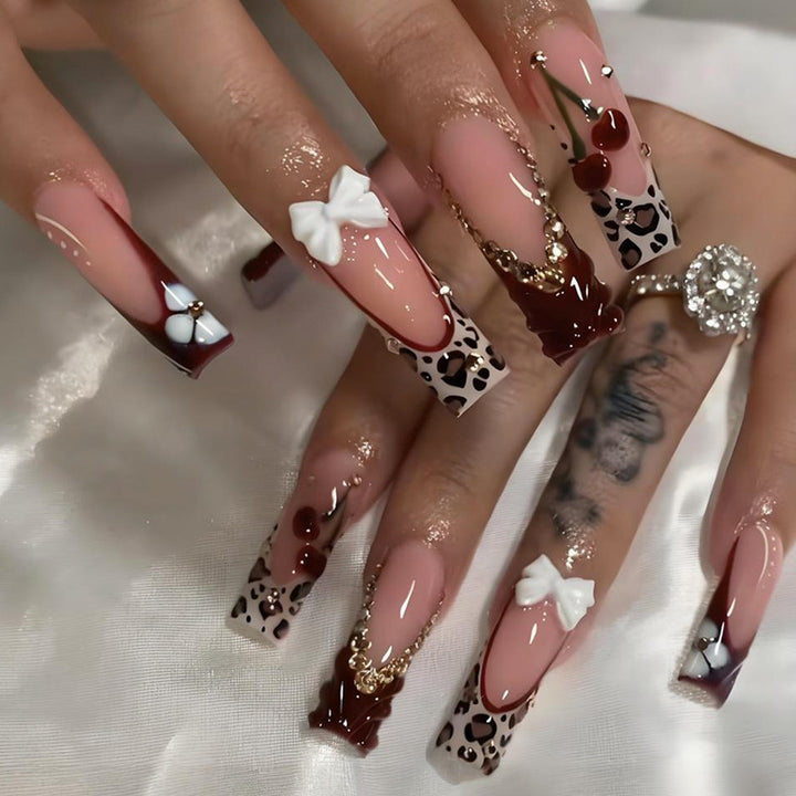 Artificial nail set with extravagant designs Kalsten