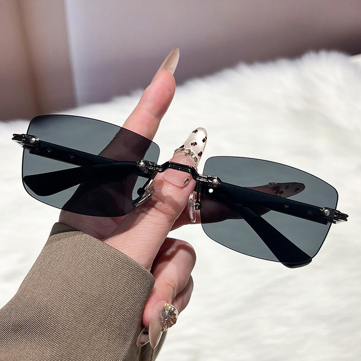 Ladies extravagant fashionable sunglasses with innovative frame Kalsten