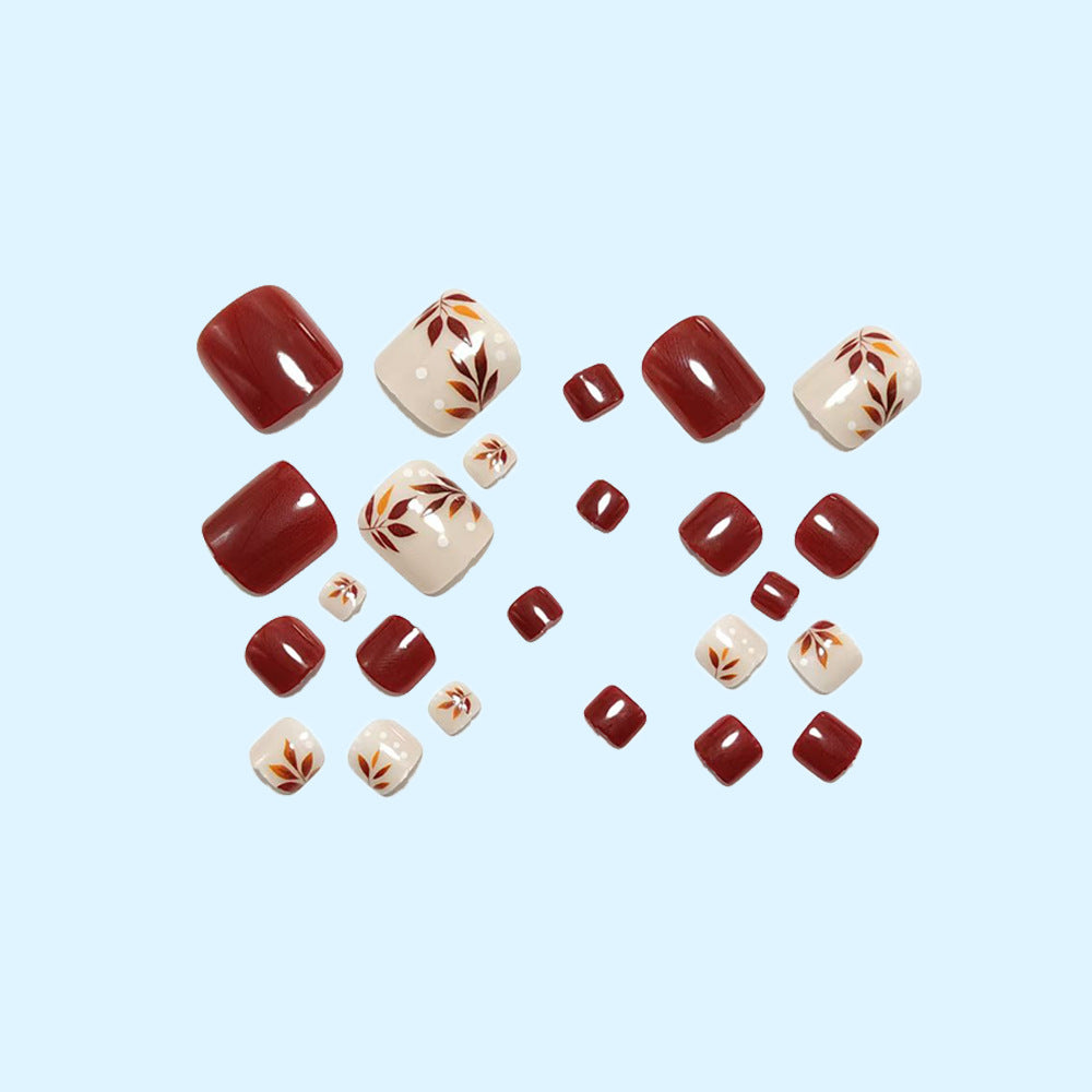 Nail art with elegant leaf designs Kalsten