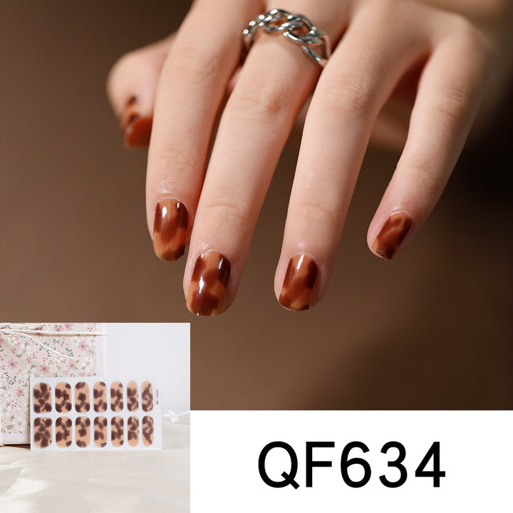 Artificial nail design with heart motif Kalsten