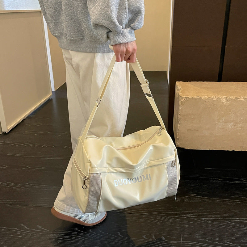Chic Lightweight Sports Duffle