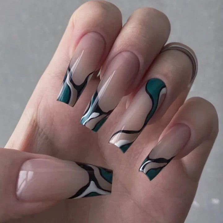 Nail art with heart and lip designs Kalsten