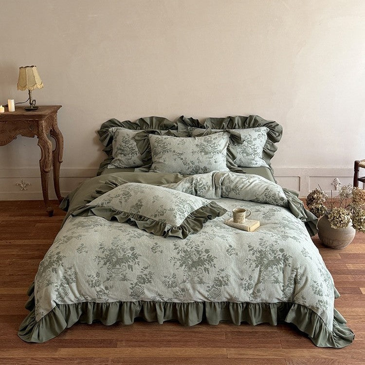 Romantic duvet cover set with jacquard flower pattern and ruffle edges