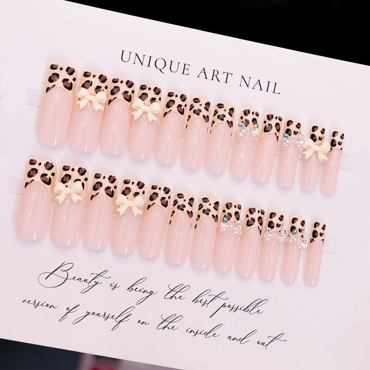 Fashionable Press-On Nails with Animal Print Design
