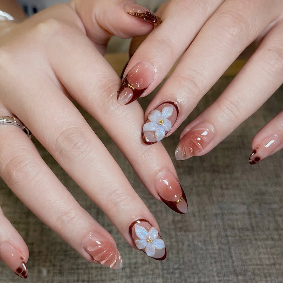 Artificial nail set with floral 3D applications and elegant gradient design Kalsten