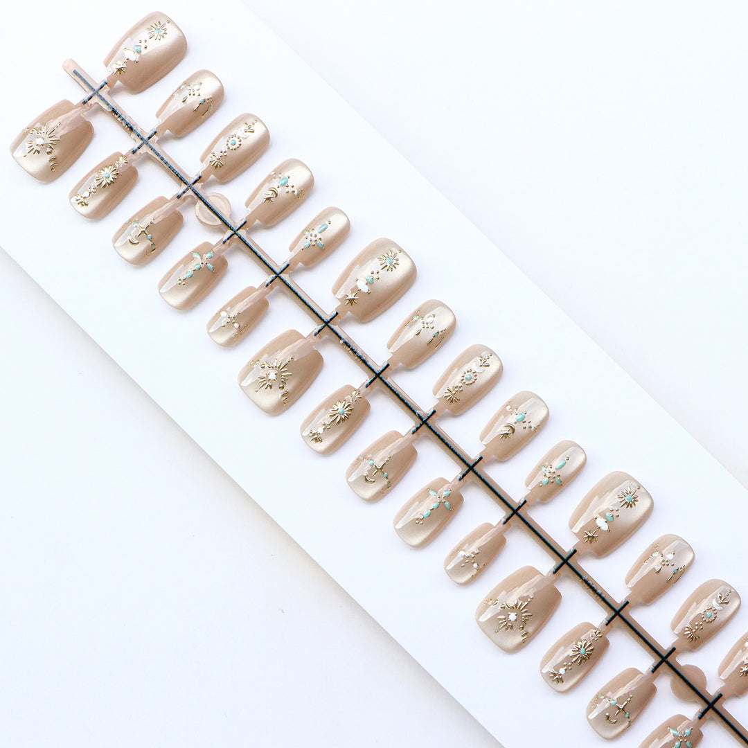 Exquisite Nail Art Press-On Set
