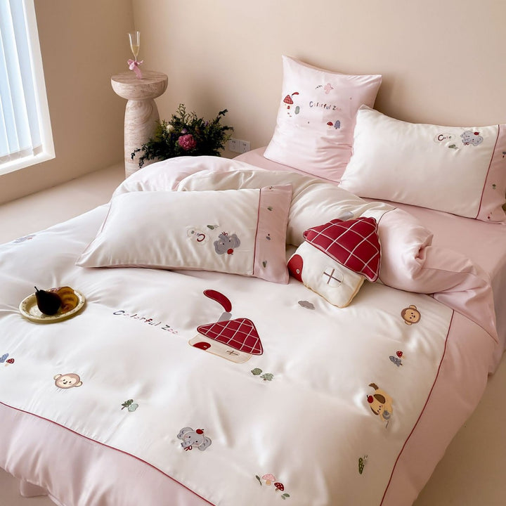 Children's bedding set made of cotton satin with appliquéd bear and car motifs