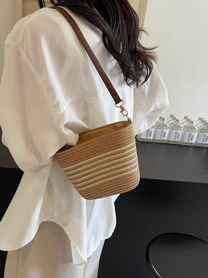 Elegant and Versatile Shoulder Bag Kalsten