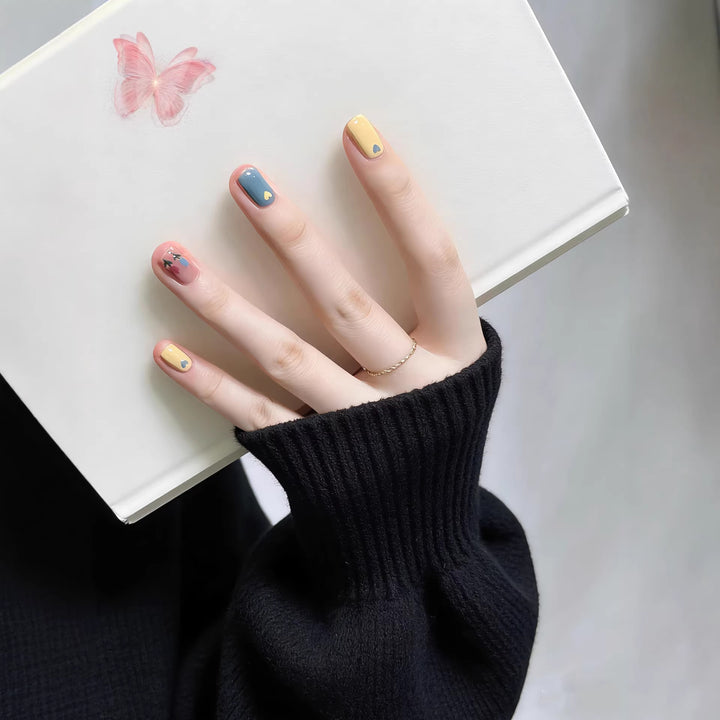 Artistic Press-On Nail Set with Creative Patterns
